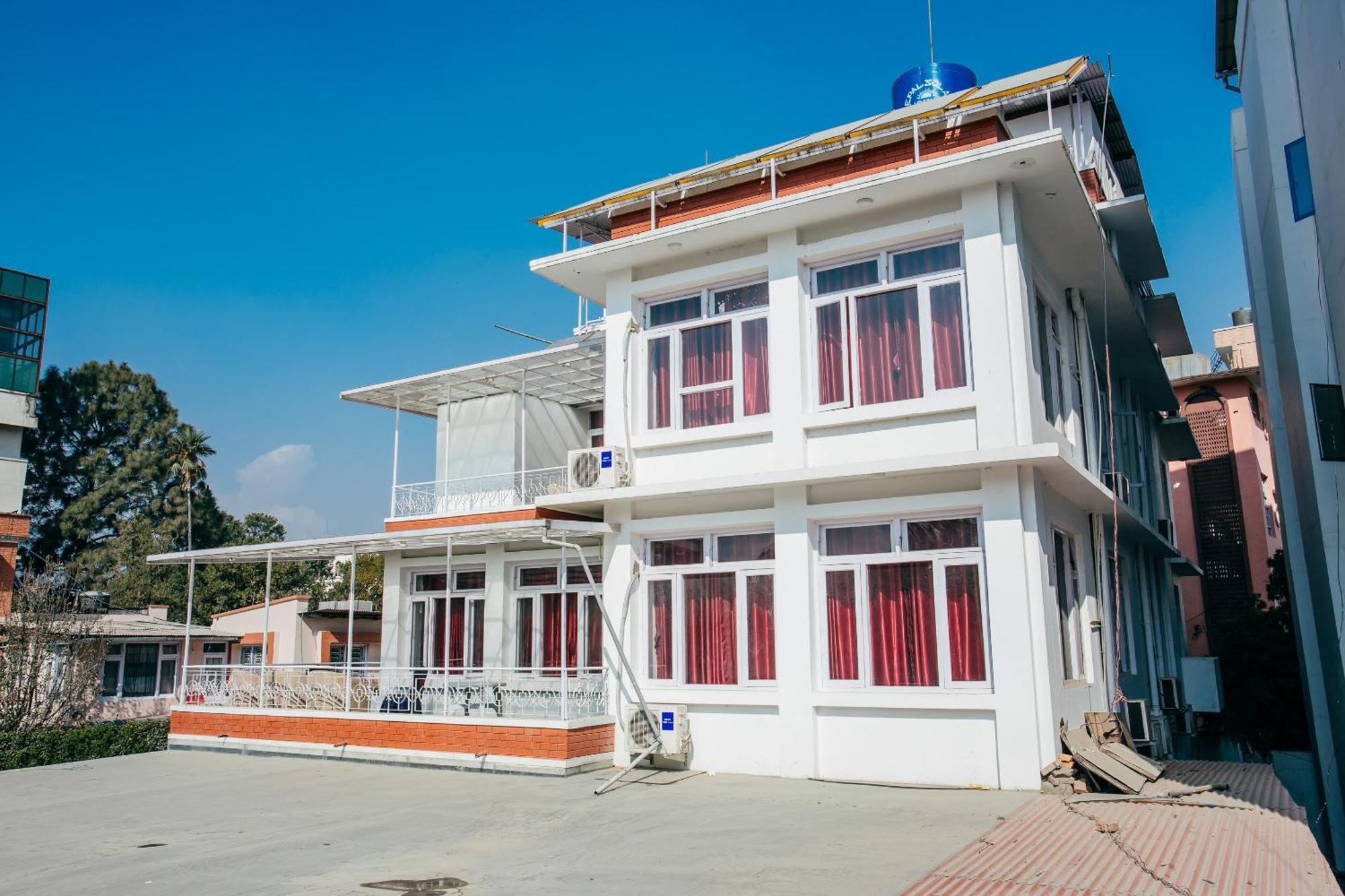 Oyo 11474 Gangaur Regency Boutique Hotel Kathmandu Esterno foto