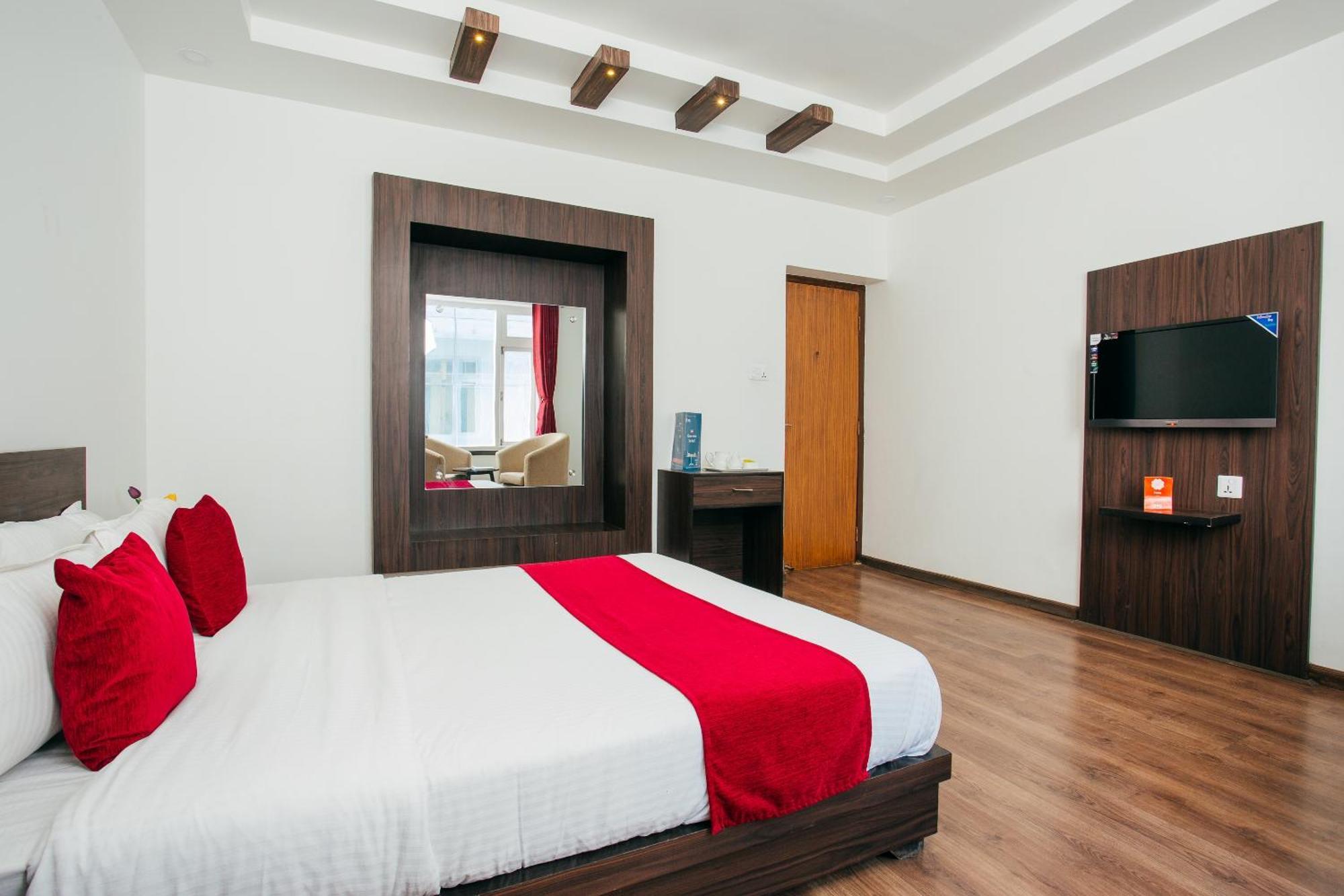 Oyo 11474 Gangaur Regency Boutique Hotel Kathmandu Esterno foto