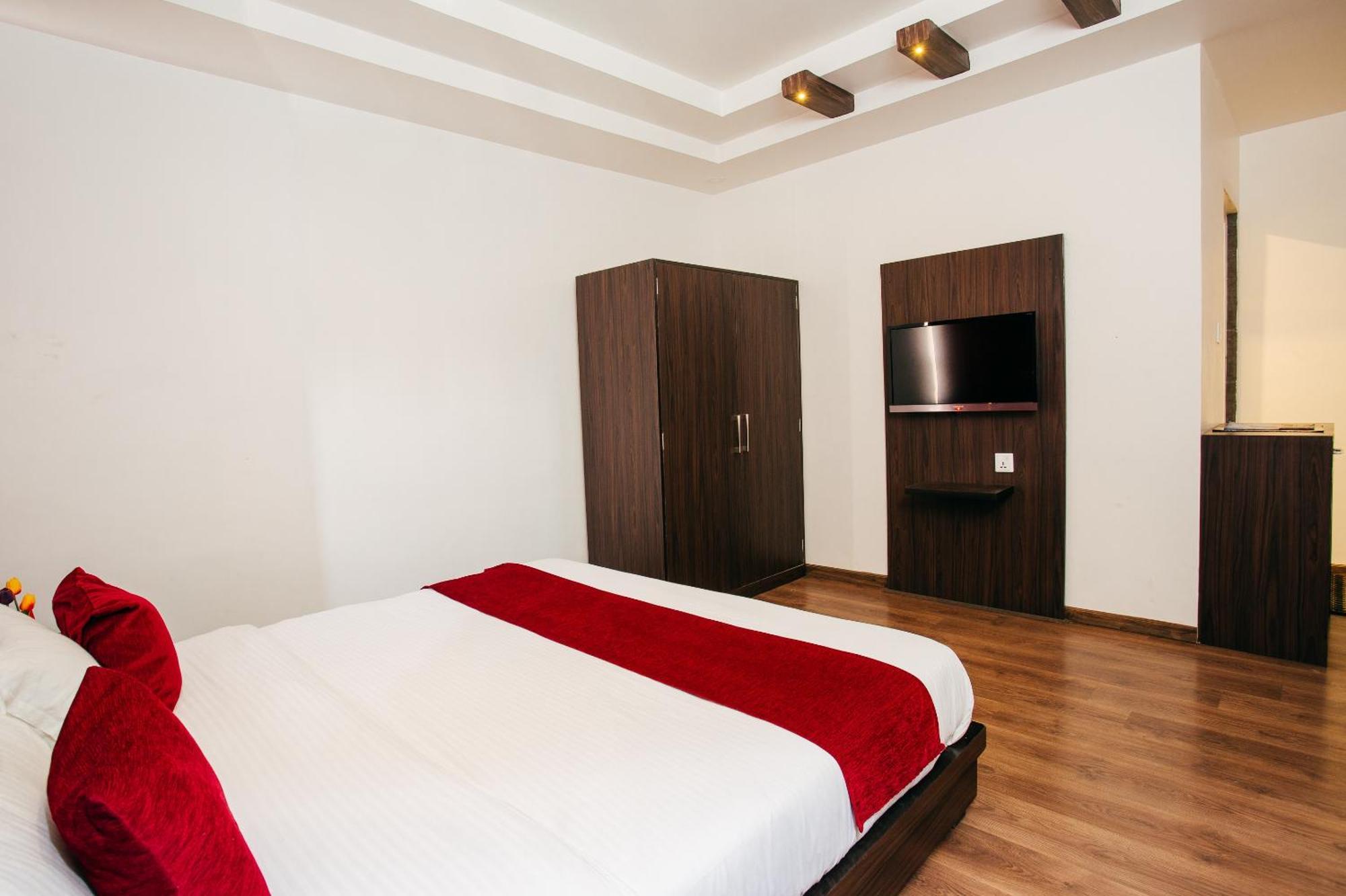 Oyo 11474 Gangaur Regency Boutique Hotel Kathmandu Esterno foto