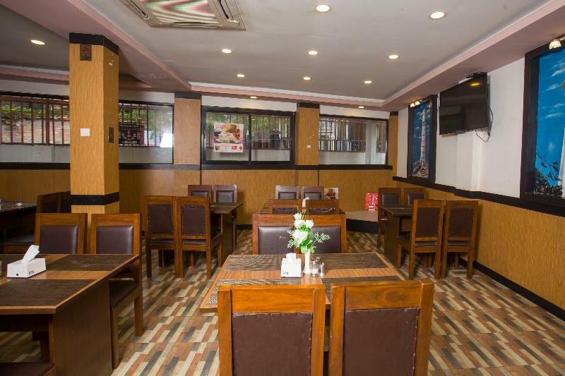 Oyo 11474 Gangaur Regency Boutique Hotel Kathmandu Esterno foto
